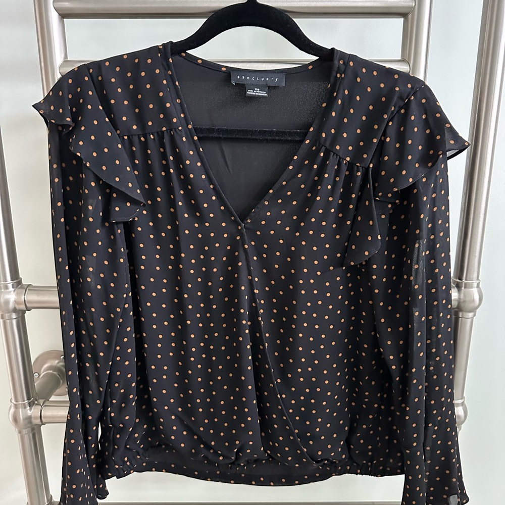 Sanctuary B-neck top with snap closure XS